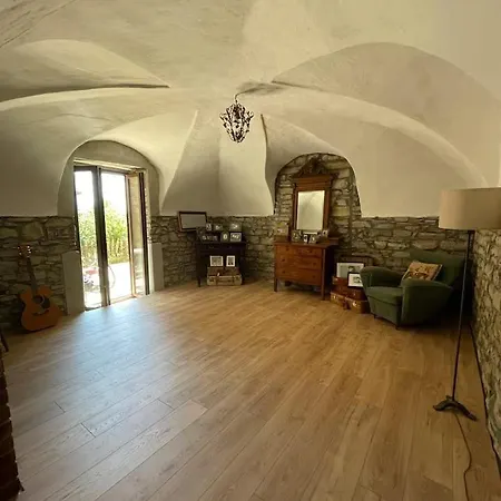 Guest house Leonetti - Restored Stone - Unesco Langhe Region Serole